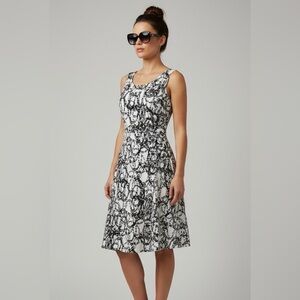 Calvin Klein Size 4 Fit & Flare Dress‎ Sleeveless Black White Print